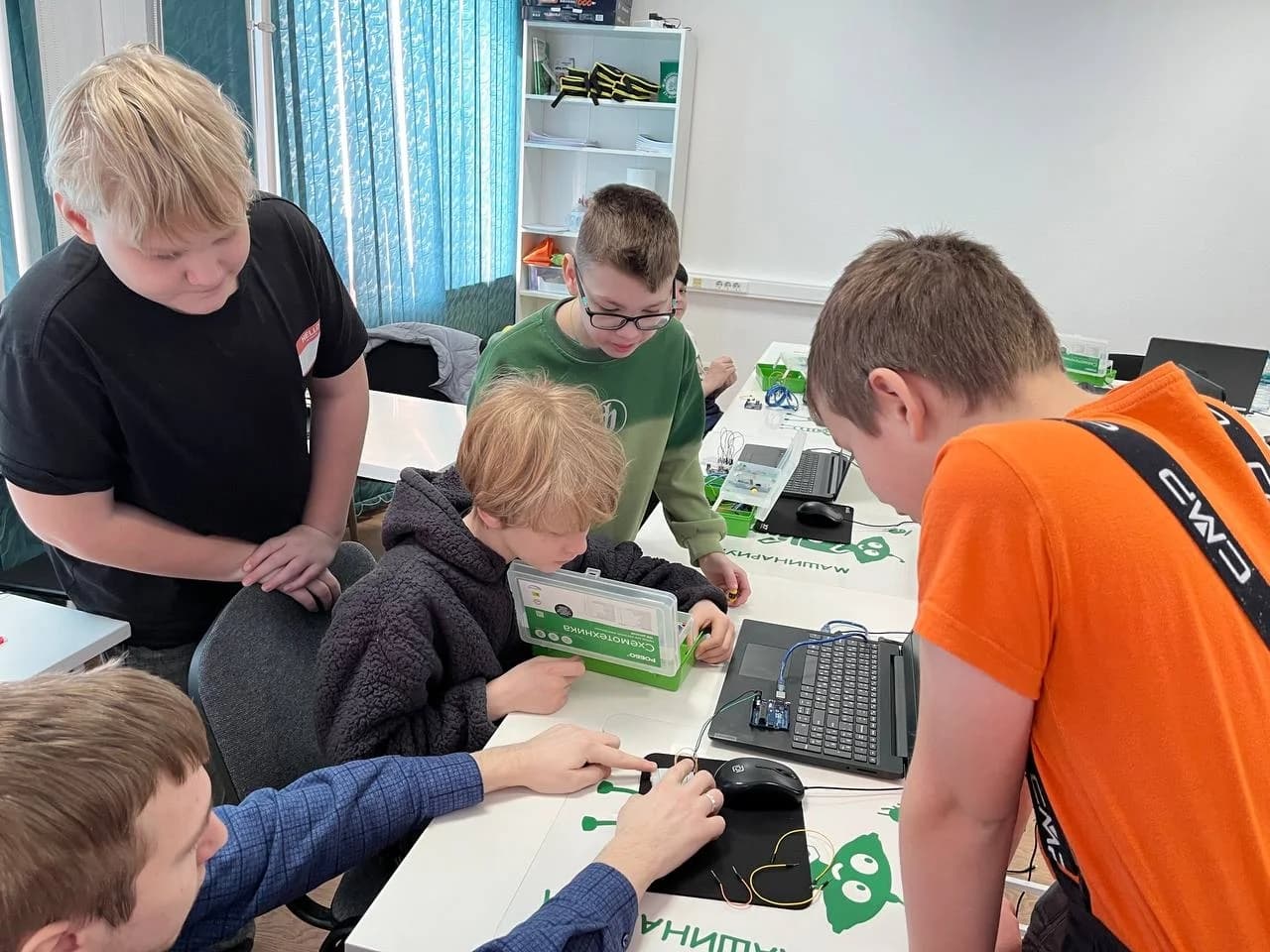 Базовая робототехника (8–10 лет)