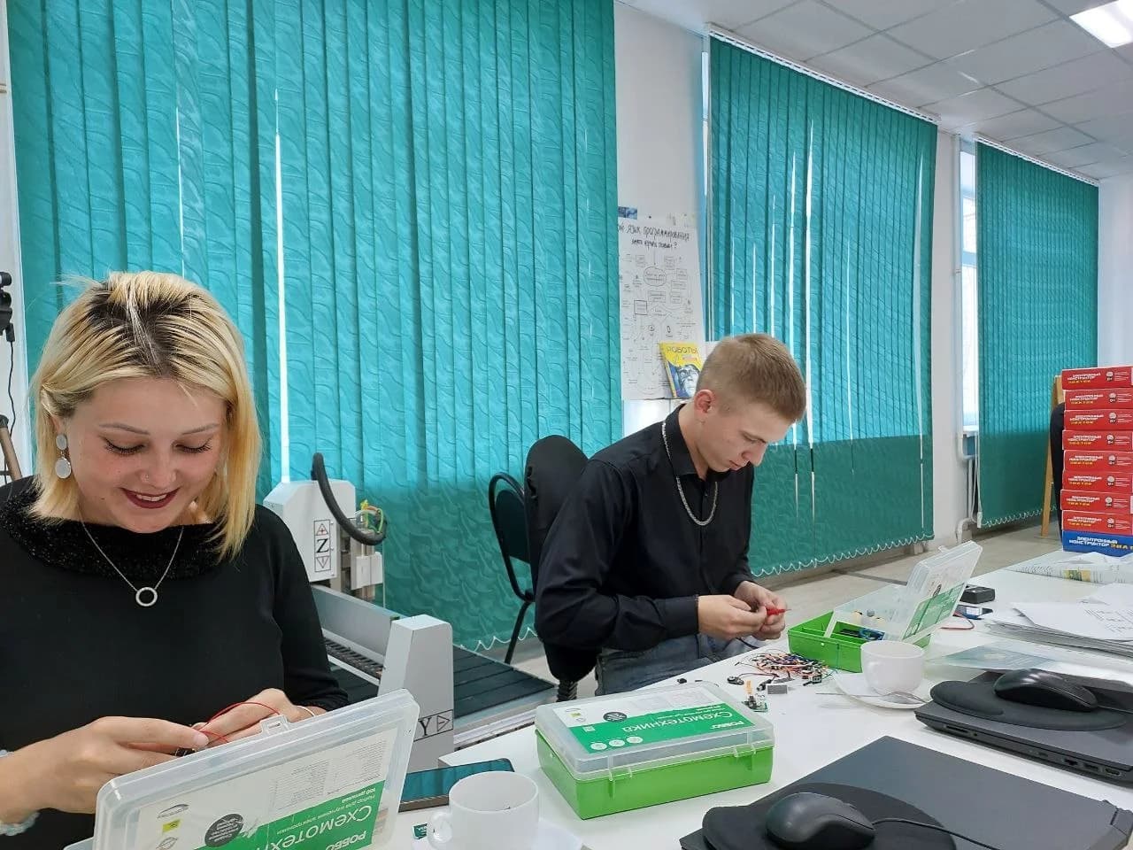 Фото — Пусть летние дни продолжаются! 😃 Но при этом наша школа робототехники уже активно готовит…