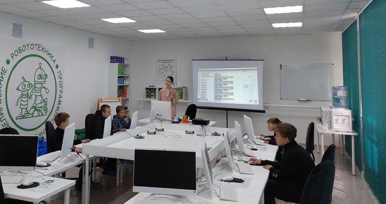 Фото — В "МашинариУМ" начались пробные уроки. А для чего они?