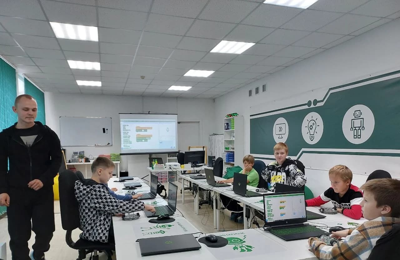 Фото — В "МашинариУМ" начались пробные уроки. А для чего они?