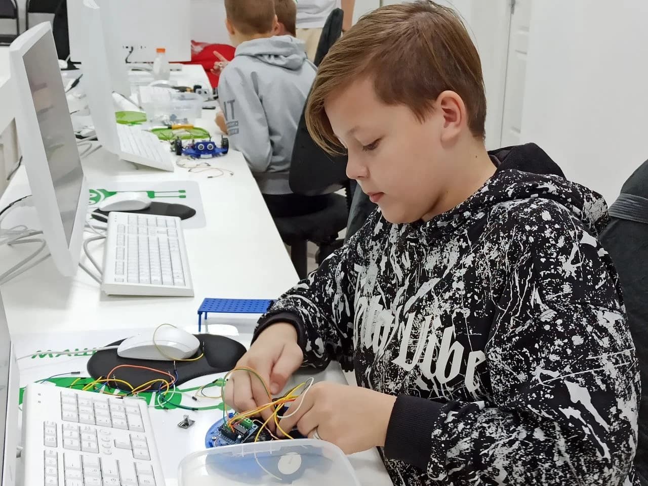 Фото — Трудовые будни робототехников 👩‍🎓👨‍🎓😉