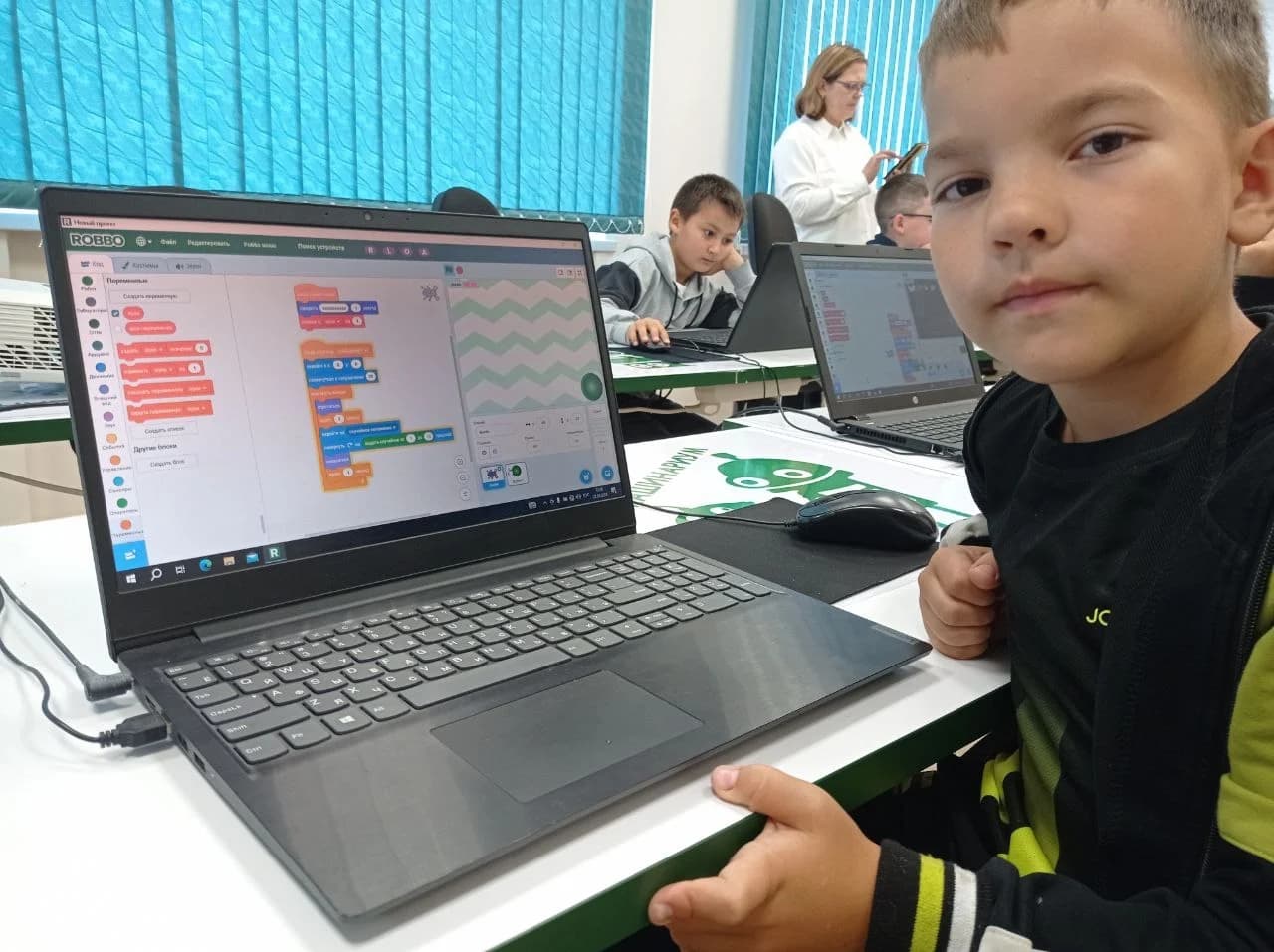 Фото — Трудовые будни робототехников 👩‍🎓👨‍🎓😉
