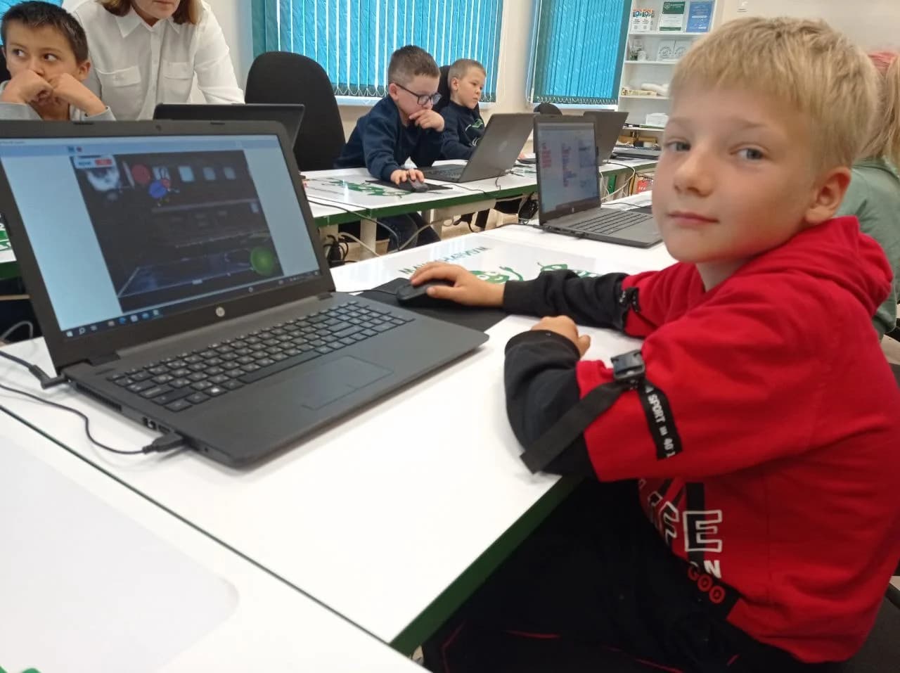 Фото — Трудовые будни робототехников 👩‍🎓👨‍🎓😉