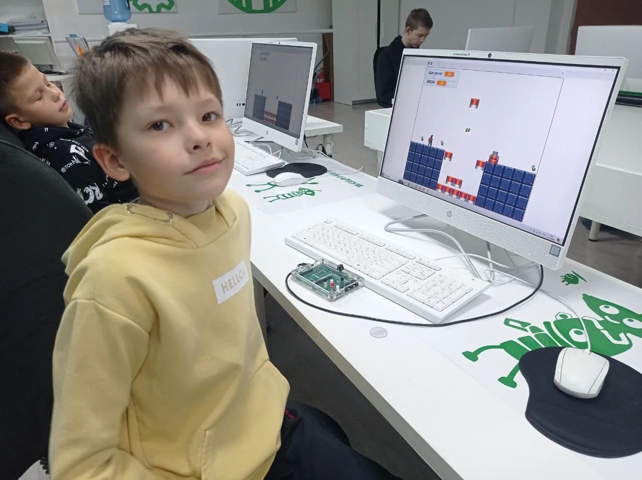 Фото — Привет! У нас учебный процесс в полном разгаре. Мы создаём компьютерную игру с внешним упр…