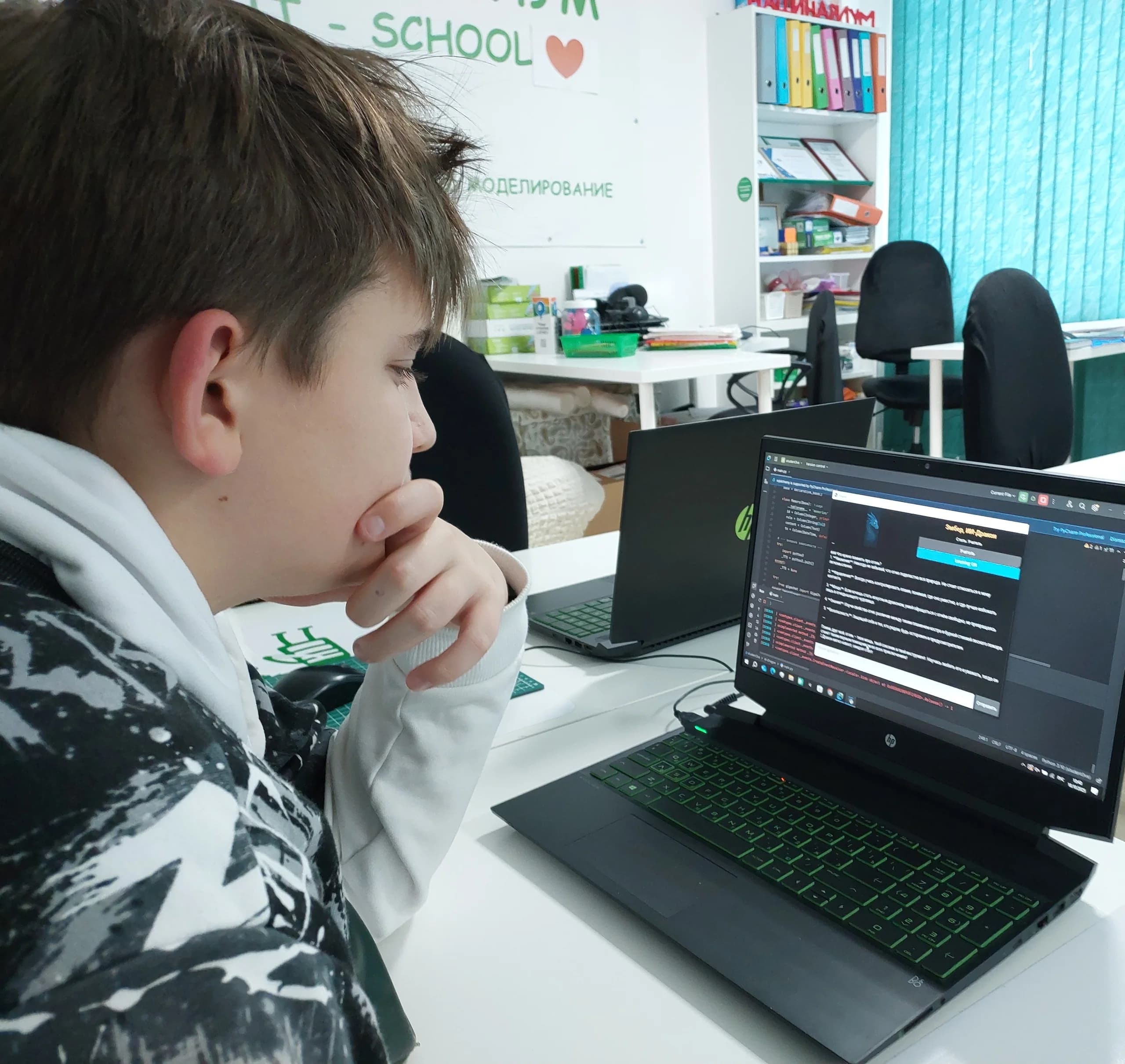 Фото — ‼На днях наши ученики продемонстрировали родителям собственные разработки в области искусс…