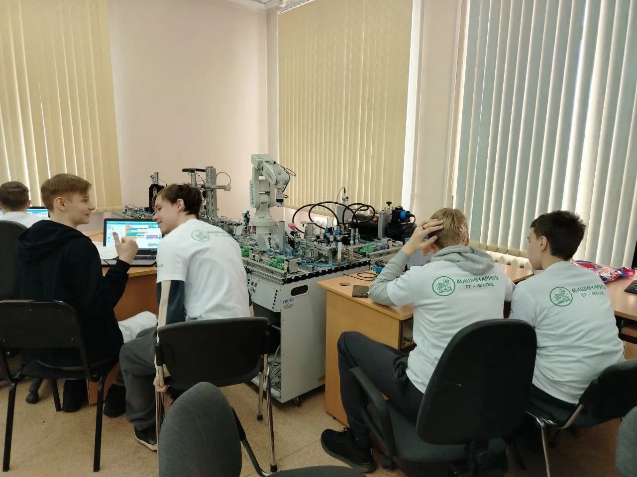 Фото — Соревнования в КГУ — опыт, скорость и характер. 🤖🏁